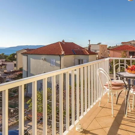 3 Bedroom Amazing In Makarska