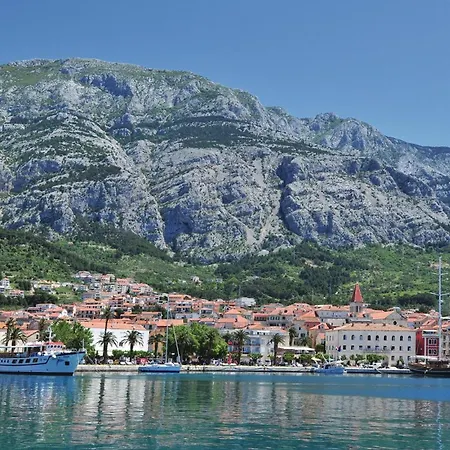 Liii * Makarska